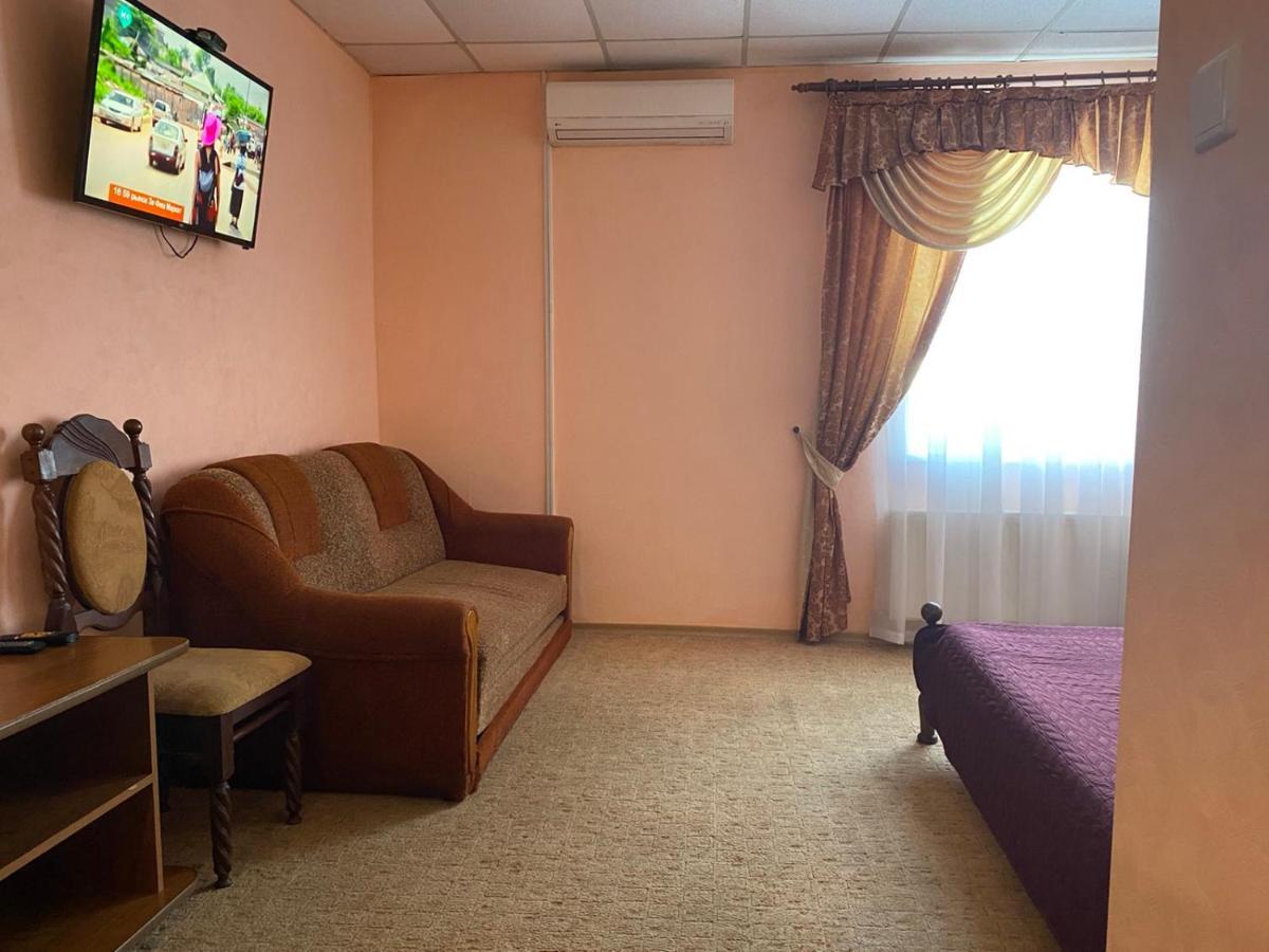 Отель Ритм Vinița Exterior foto
